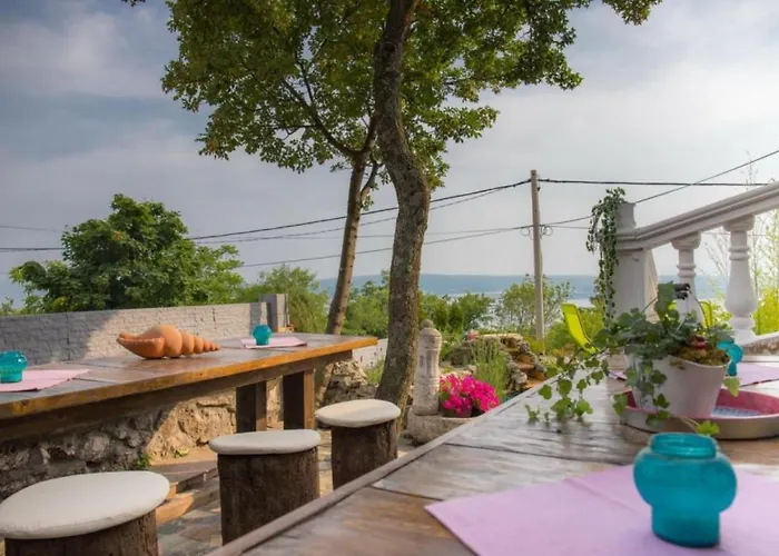 In With Sea View, Terrace, Air Conditioning, Wifi 4628-56 Apartman