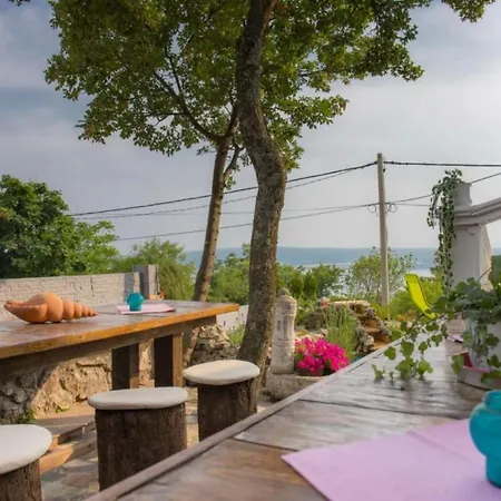 In With Sea View, Terrace, Air Conditioning, Wifi 4628-56 شقة