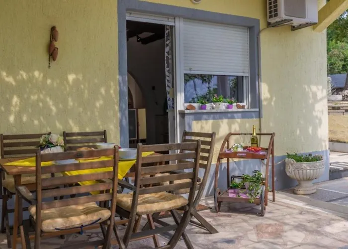 In With Sea View, Terrace, Air Conditioning, Wifi 4628-56 Apartman *